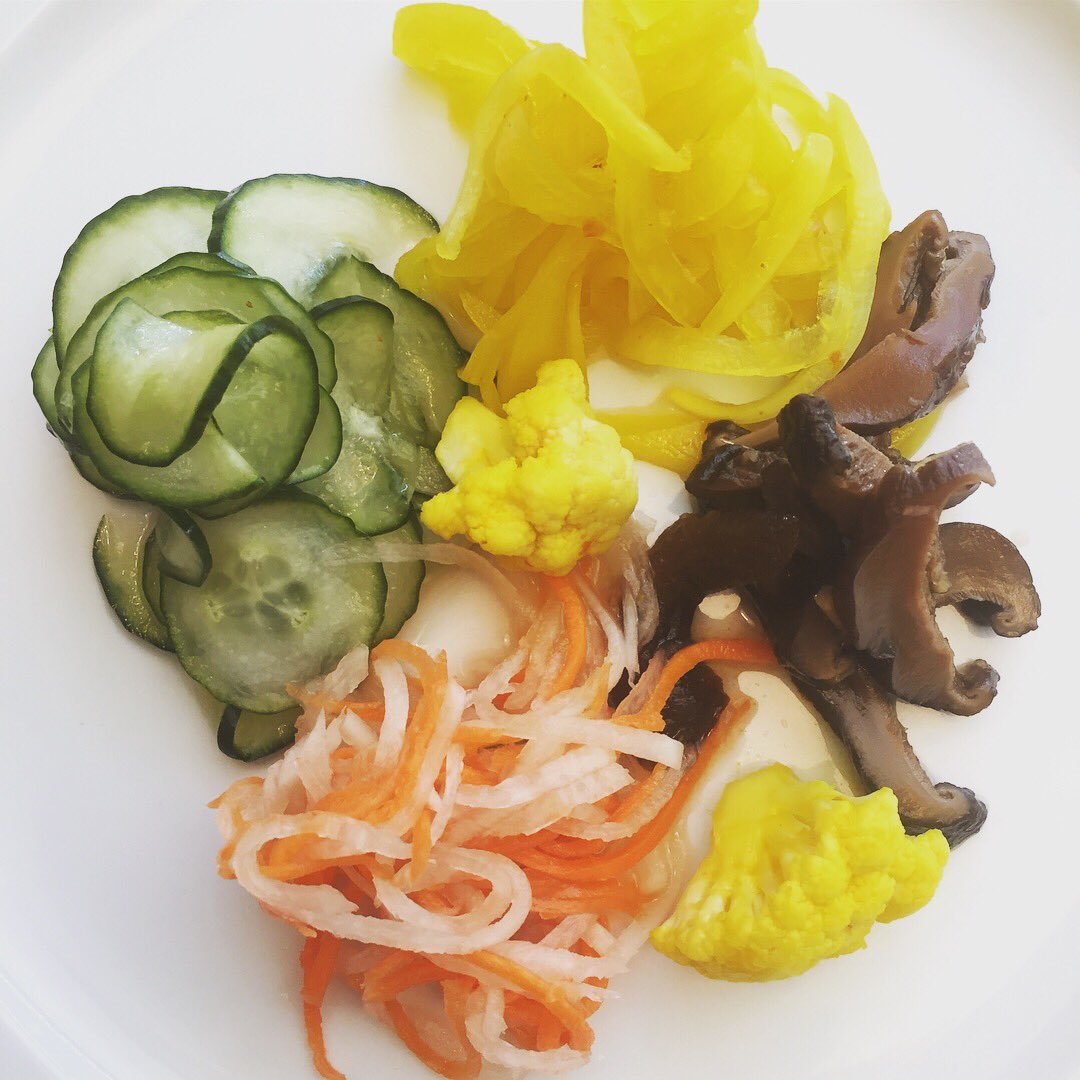 PangYYJ's tweet photo. We have many Side Dishes here at Pang, all of which can be perfect complements to one of our Sandwiches or Salads if you’re feeling particularly hungry this day! Mix and match or add-on to your meal for only $3! #yyj #yyjfood #yyjeats #pang #pangohotos #eatlocal https://t.co/DNLQKr2fSn