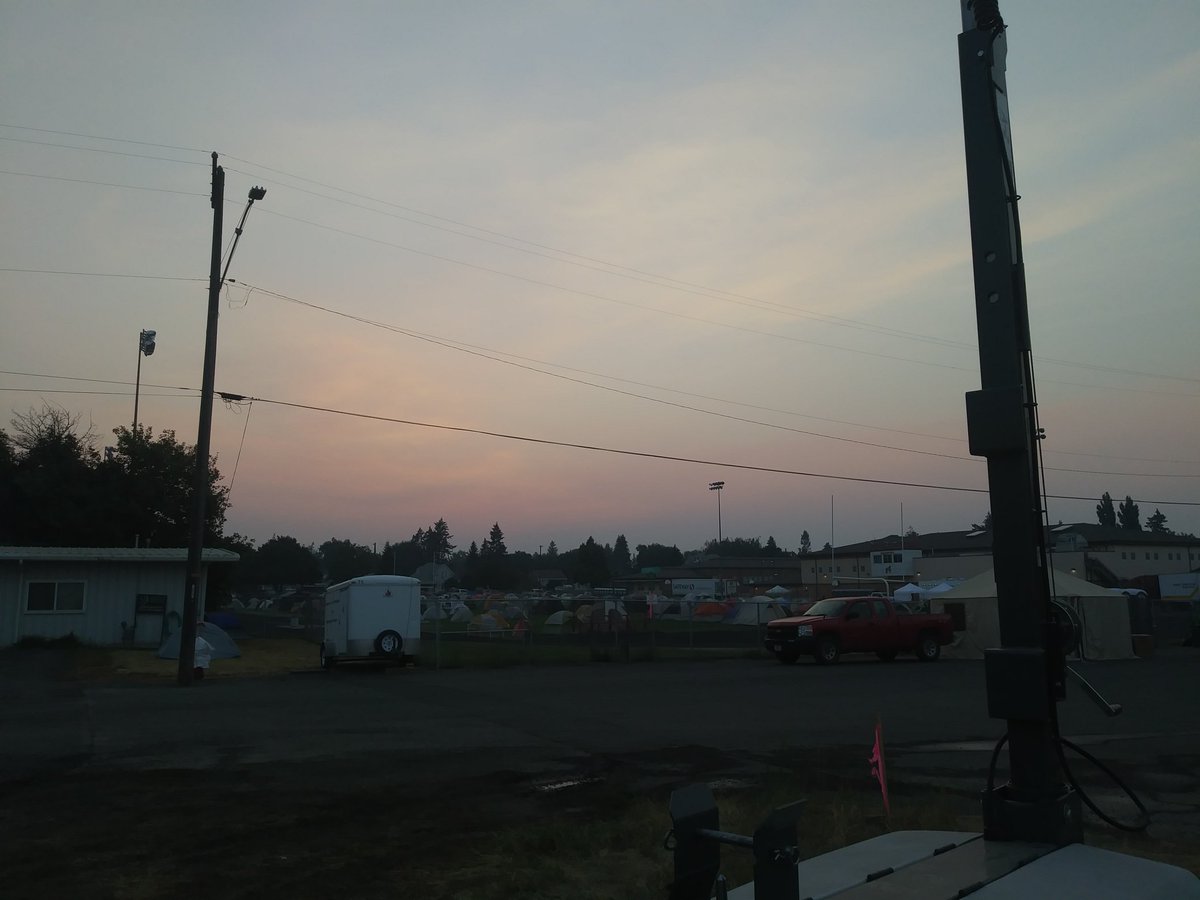 AntonioR_145's tweet photo. Last nights sunset #Supply #AngelSpringsFire https://t.co/6qSLztQAN0