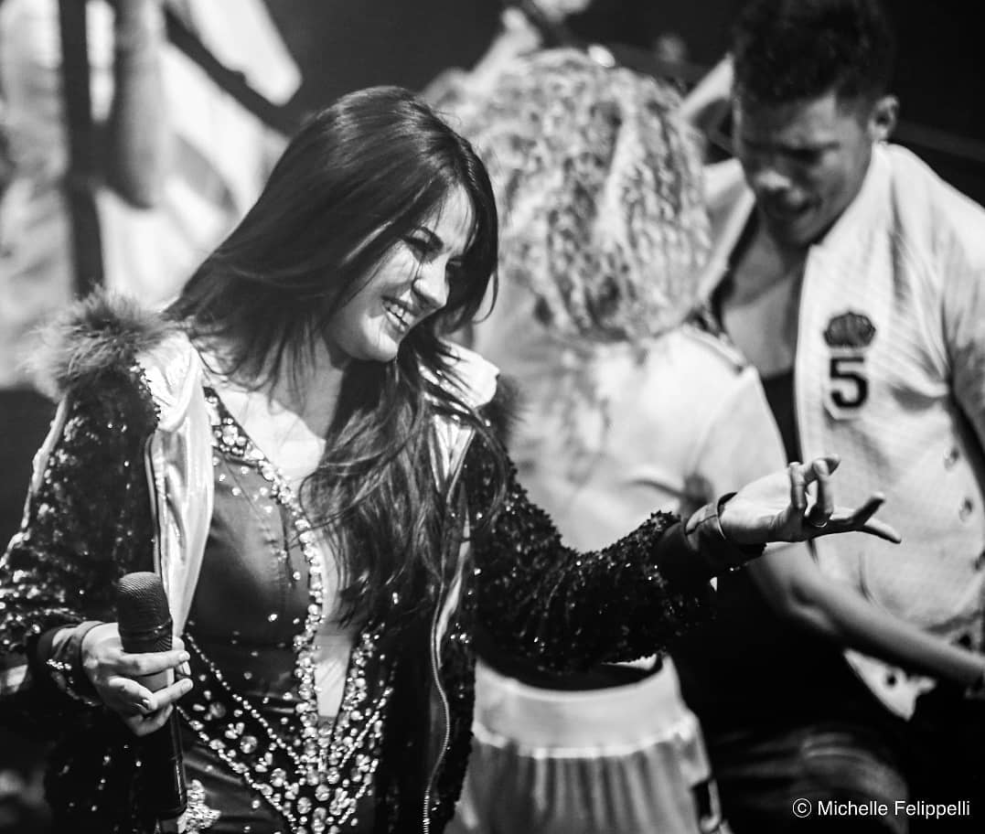 jakpsilva29's tweet photo. 📸 Michelle Felippelli @mihfelippelli
https://t.co/aQlU2RxrqC
#LiveTourRio 🇧🇷 @MaiteOficial
#KCAMexico #MaitePerroni #ActrizFavorita https://t.co/aYykvvllQs