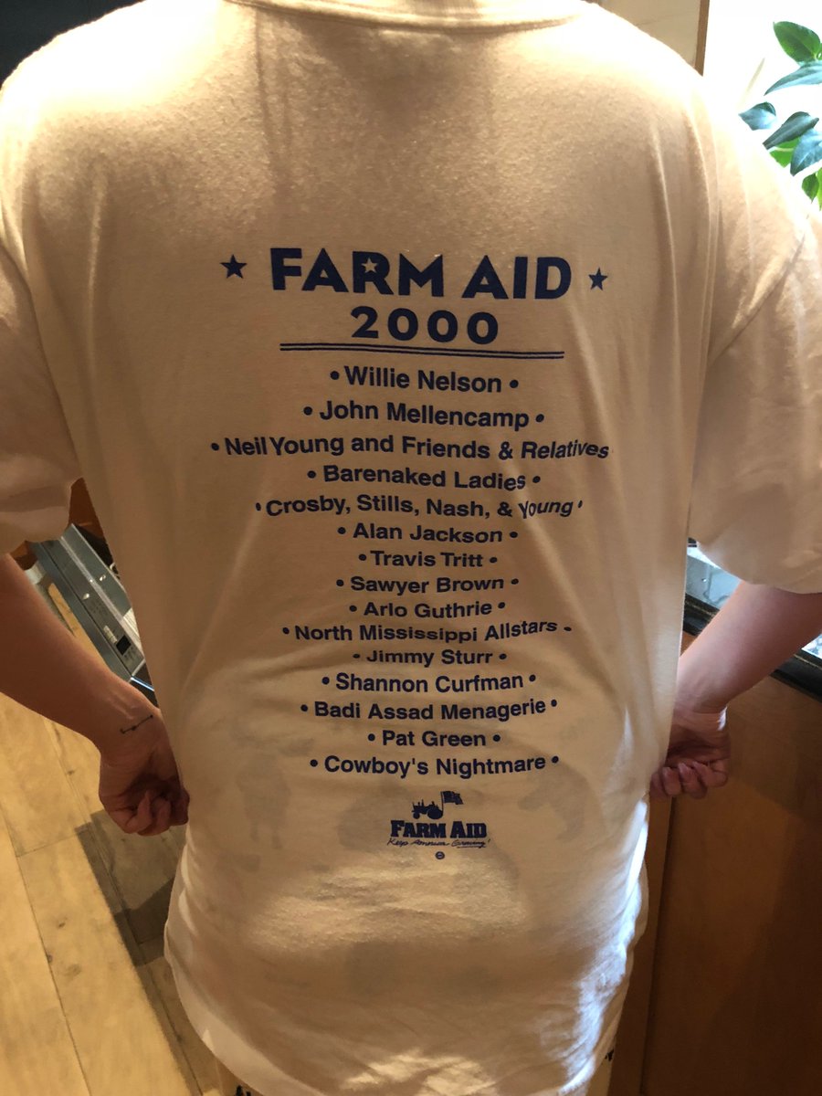 Baldy67's tweet photo. 18 years ago we rocked for the Family Farms. #tbt #daughterspjsnow https://t.co/bMwPmTIomd