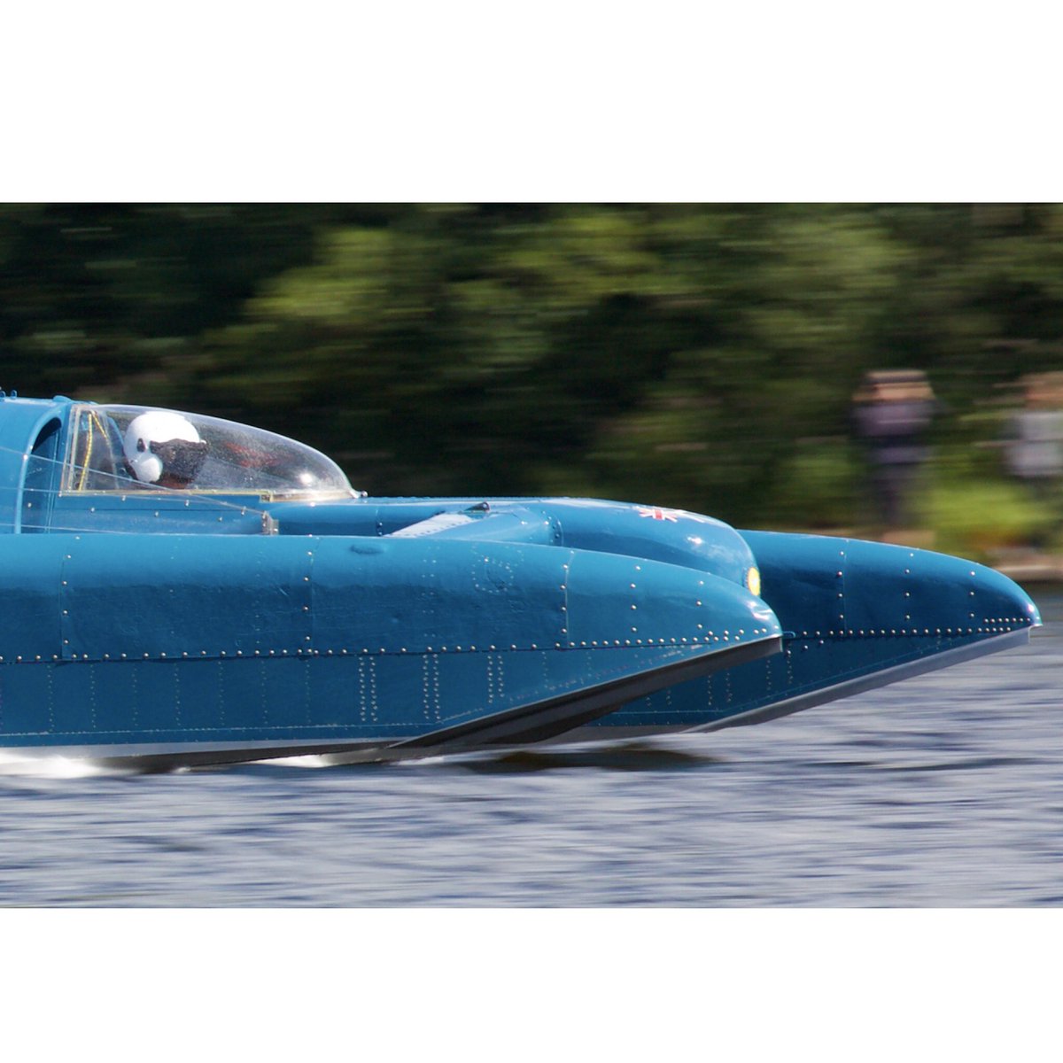 A privilege to be here. Power, grace and courage - and 17 years total dedication to get her back on the water by <a href="/bluebirdk7/">The Bluebird Project</a> .Crop of an image of @Was_a_Red at the controls today around 131mph. See martin_barraud on Instagram for more. #bluebirdonbute