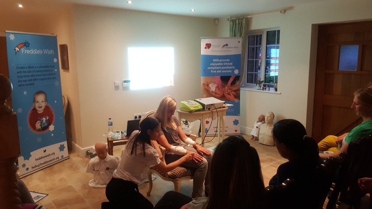 Freddies_wish's tweet photo. A great enthusiastic group tonight while we had a go at CPR on all ages and looked at new bandages too #cpr #firstaidtraining #paediatricfirstaidtraining #TraumaFix https://t.co/2UBkyL4jCH