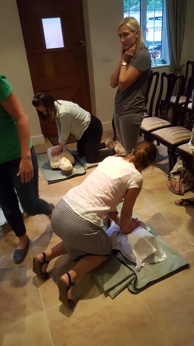 Freddies_wish's tweet photo. A great enthusiastic group tonight while we had a go at CPR on all ages and looked at new bandages too #cpr #firstaidtraining #paediatricfirstaidtraining #TraumaFix https://t.co/2UBkyL4jCH