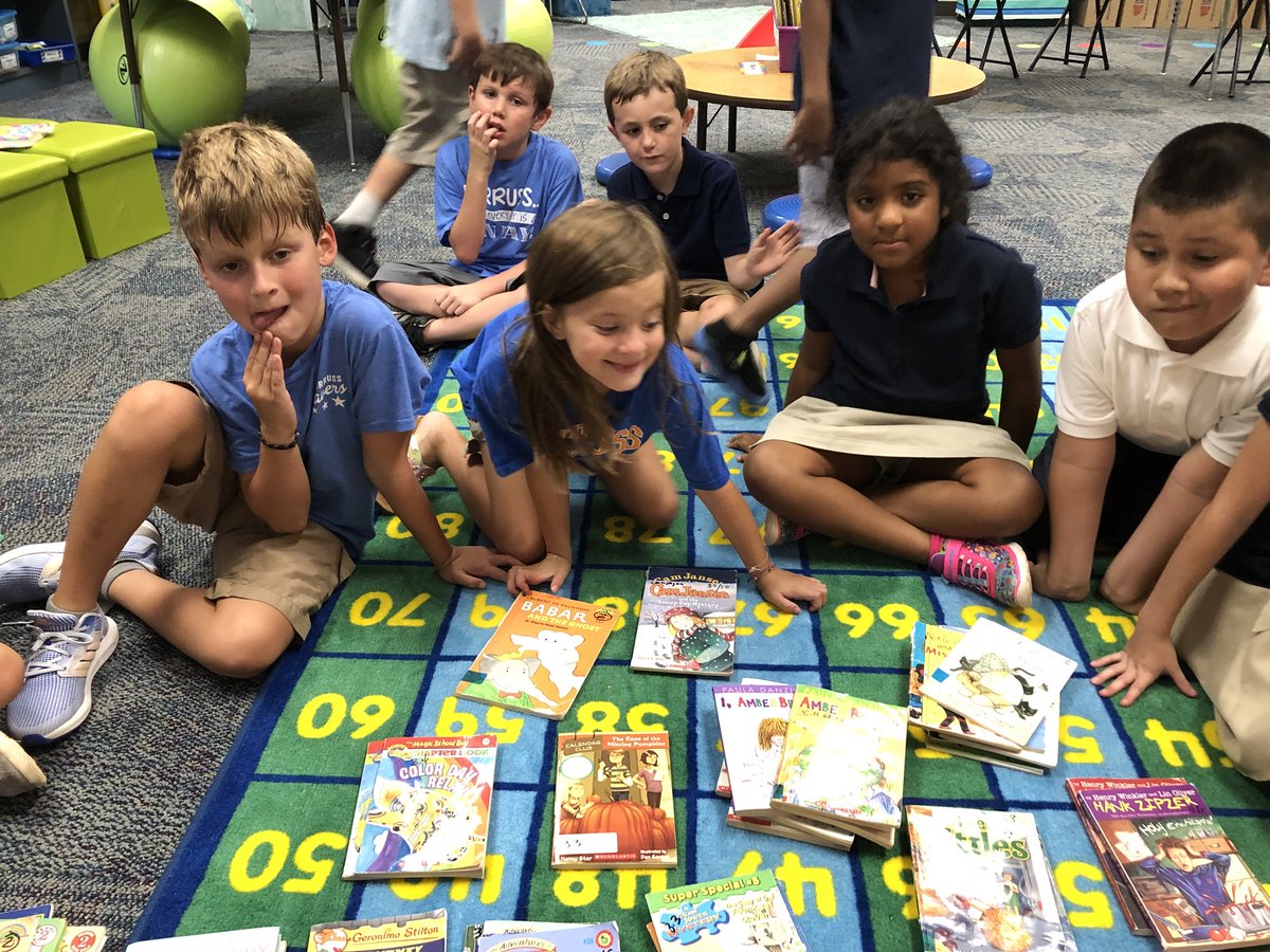 AllyMTay's tweet photo. 2A is full of book worms!! 🐛📚💙 Today we worked together to organize our classroom library! Kids divided books into fiction vs nonfiction and then into genres and categories! Creating your own library is so empowering!!!! #StudentLibrary #KidsChoice https://t.co/n3mURCRbKV