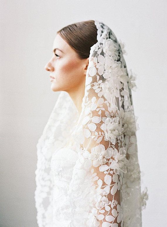 EtsyWeddingTeam's tweet photo. The new "Style 728" Couture Lace Mantilla bridal #veil by @sibobridal is a truly unique take on a classic bridal veil design. https://t.co/tm9ofv2ePn #weddings https://t.co/m6kp1jcQJL