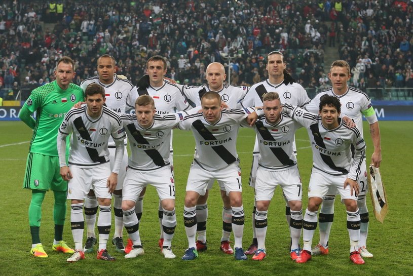 h_k1916's tweet image. Z cyklu "znajdź różnicę". Legia sprzed dwóch lat vs. Obecna Legia.