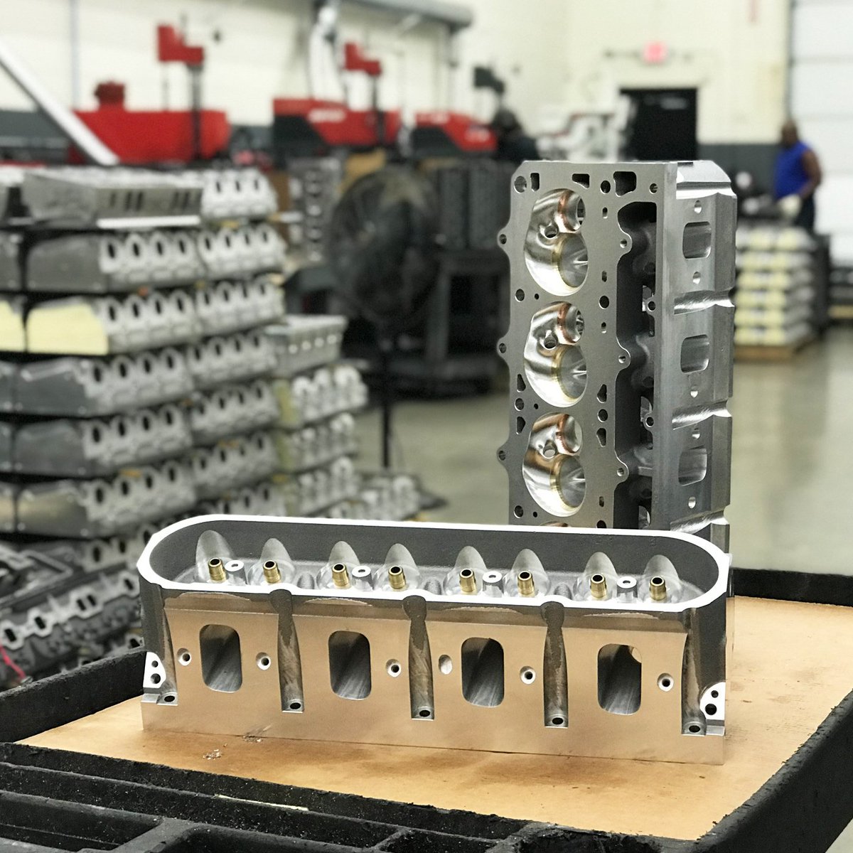 DartMachinery's tweet photo. Check out our NEW LS7 compatible PRO1 LS 12° 285cc CNC cylinder heads!

Press Release Link: 
https://t.co/y7OqjQcz4U

#DartMachinery #LS #LS7 #CylinderHeads #DartHeadsWinRaces #QualityStrengthPerformance #SendIt #FindADartDealer https://t.co/SohLKEE5qS