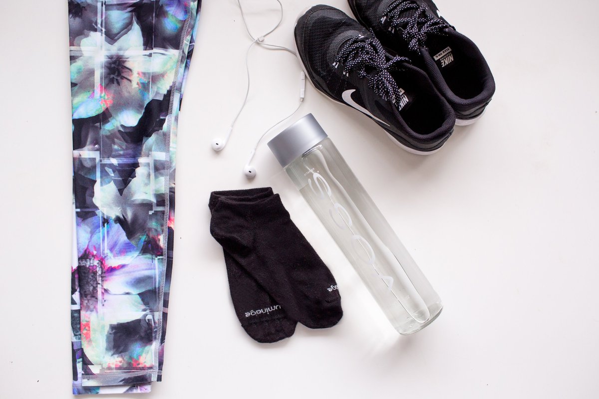 iluminage's tweet photo. Thursday line-up: Nikes ✔️ Copper Infused Socks ✔️ Lulu's ✔️ https://t.co/n5gsiowcpY