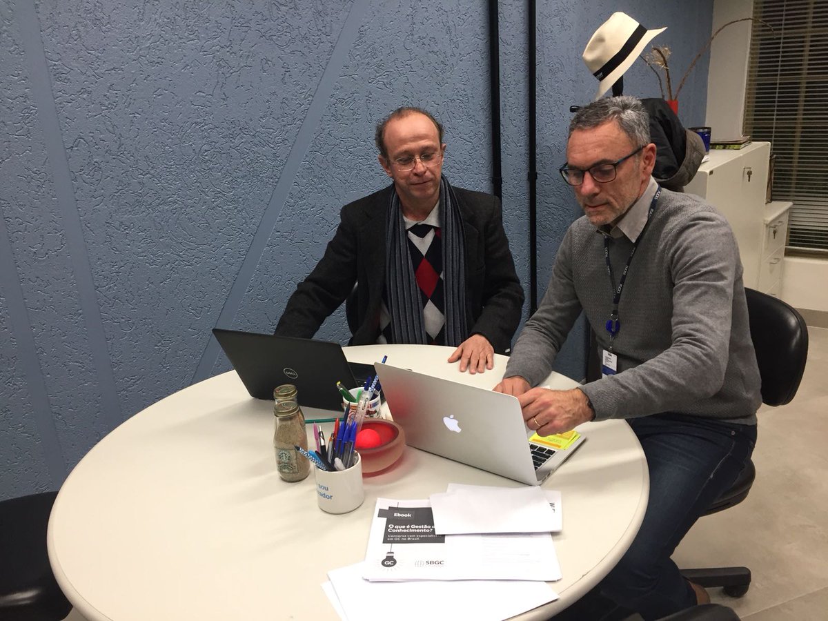 villaverdeadao's tweet photo. C/ o Prof e Eng #EduardoGiugliani na #Raiar, ambiente de desenvolvimento de startups da PUCRS, localizada no #Tecnopuc. Q estimula empresas de base tecnológica q estejam desenvolvendo produtos e serviços e atua na sua estruturação, no amadurecimento e adicionando novos desafios. https://t.co/NwD7N58iqT
