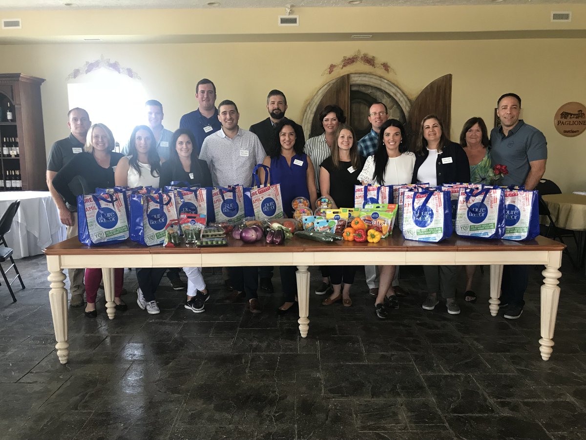PureFlavor's tweet image. Thanks for stopping by for #lunch today @UnitedFresh #Class24! Like you, we are passionate about #freshproduce and increasing fresh consumption across North America! Learn more about the group: ow.ly/9xXE30llrTO