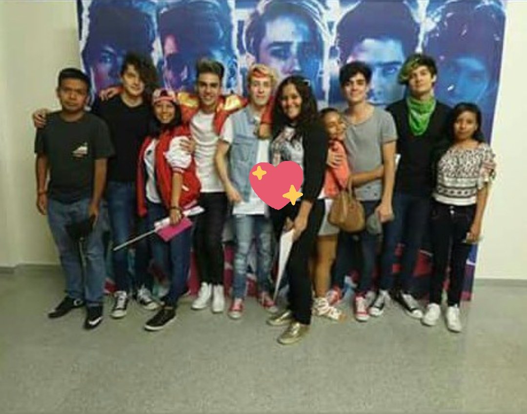 Valenti63127956's tweet image. @CD9 Tengo este gran recuerdo aún de hace 2 años, muchas gracias por los momentos tan inolvidables que nos hacen pasar, los amo muchísimo❤ #coder4ever @freddyleyva @soyalonsovillal @JosDice @soyalannavarro @bryanmouque 🇲🇽💞
