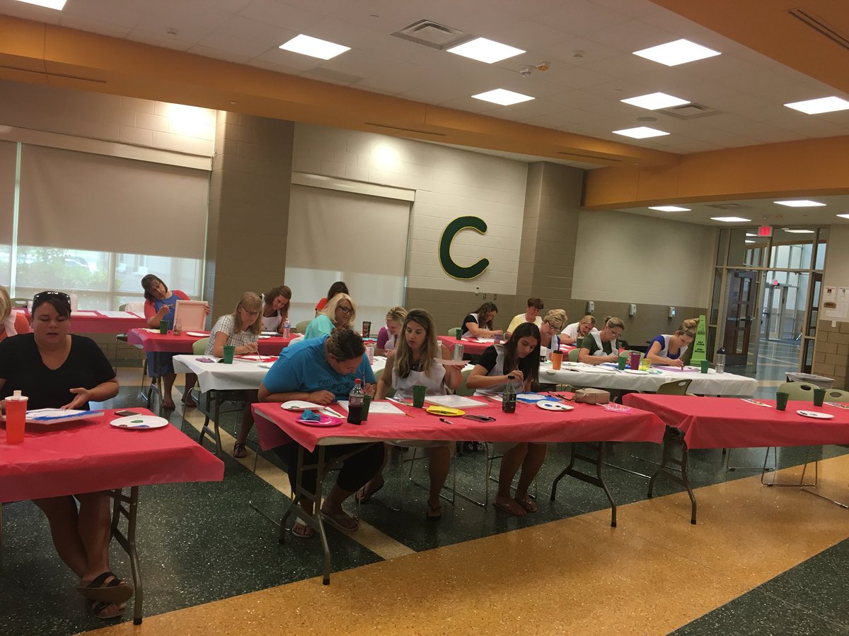 CentralTrail's tweet photo. We had an amazing retreat with Uncork The Artist and made lasting memories that will make our building even more beautiful! What fun way to kickoff the year together! #SylvaniaWorks https://t.co/UA8qJS8OzE