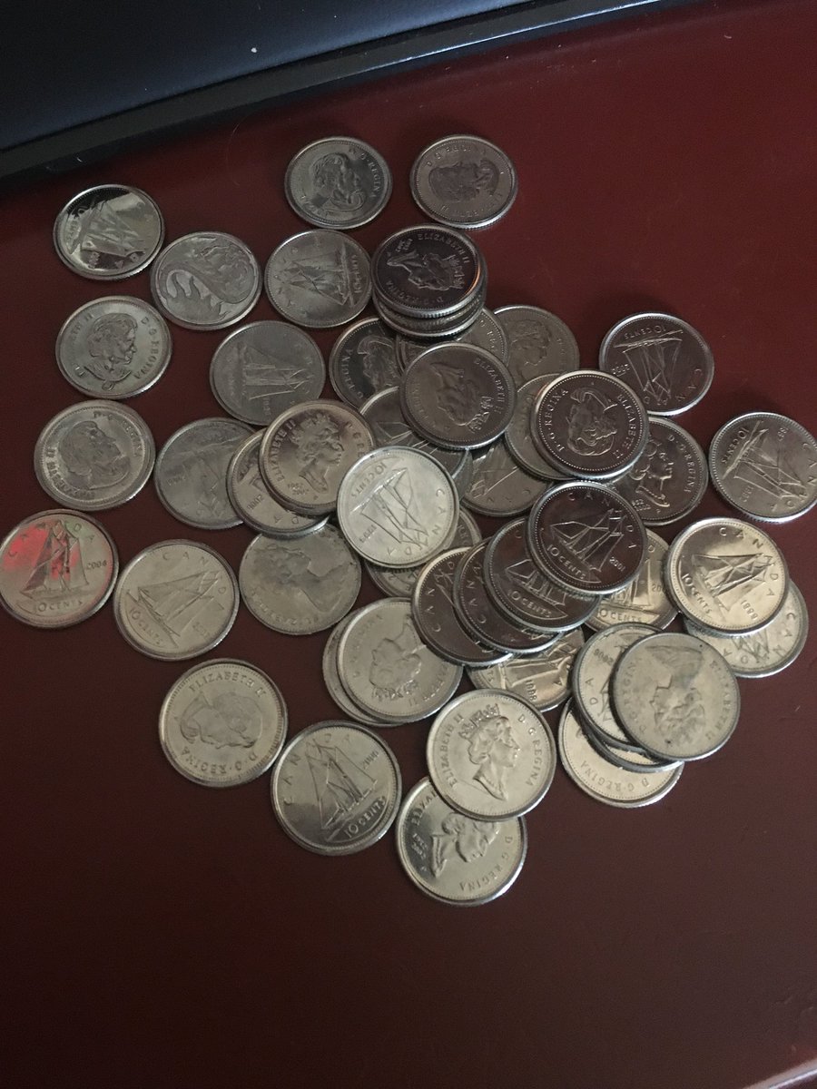 RedAnything's tweet photo. When your youngest owes you $5 after a visit to @ToysRUs! #fromthepiggybank #payingup https://t.co/amZjfx23if
