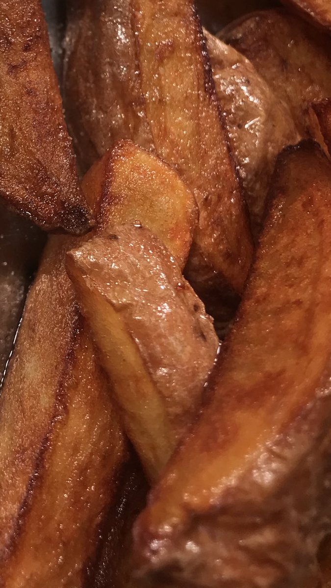 claire lara tweet media