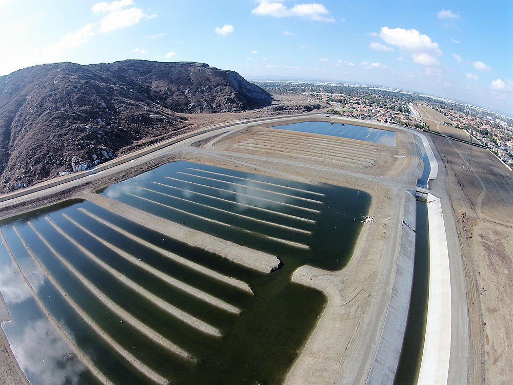 EarthForensics's tweet photo. Aerial photograph of a recharge basin in Fontana #GroundwaterManagement #Hydrogeology #Geology #Environmental
#Groundwater #Basin #Project #EarthForensics #AerialForensics #UAV #Drone #ShotonDJI #Aerial https://t.co/nOEBHKLAoC