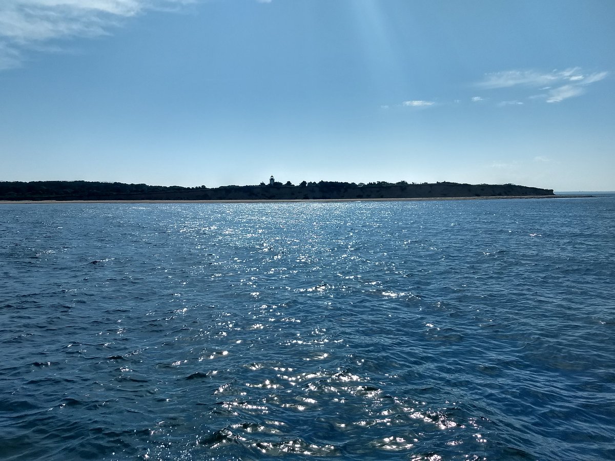 JavierGRocha's tweet photo. Returning home from a successful field campaign southeast of Martha's Vineyard! 20 drifters and 6 manikins were deployed. #NSFAlpha @RossDynamicsLab https://t.co/Ya3kyGnFuP