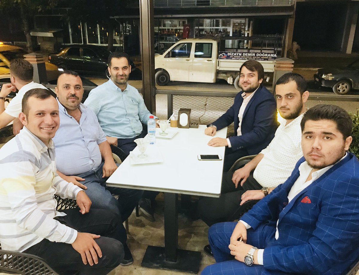 burak_karaburcc's tweet photo. Milletvekili adayımız @RamazanDemir_01 ile #Pozantı ilçemizde bir araya geldik. https://t.co/BYq7YcI1Sq