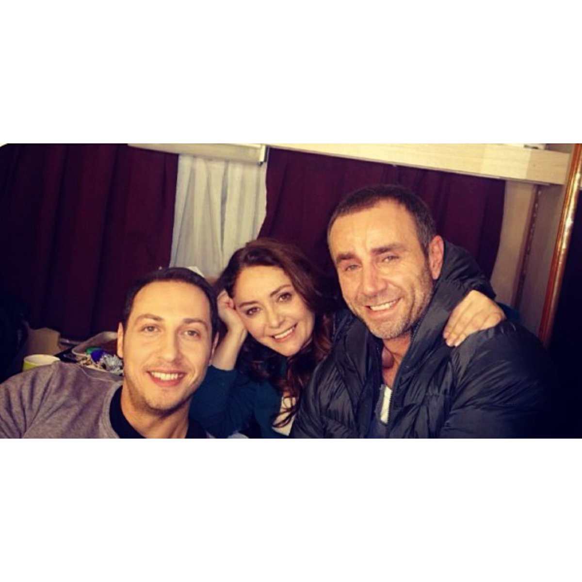 MedcezirChile's tweet photo. #tbt 📷 #set #Medcezir #MedcezirSet #MedcezirChile #Ada #ÖzgeGürel 
#OzgeGurel #KenanKoper #AliAksöz #AliAksoz #Doruk #BatuhanEkşi #BatuhanEksi #NevinKoper #Hasan #SibelTaşçıoğlu 
#SibelTascioglui #CenkKangöz 
#CenkKangoz https://t.co/SifeOXTlu9
