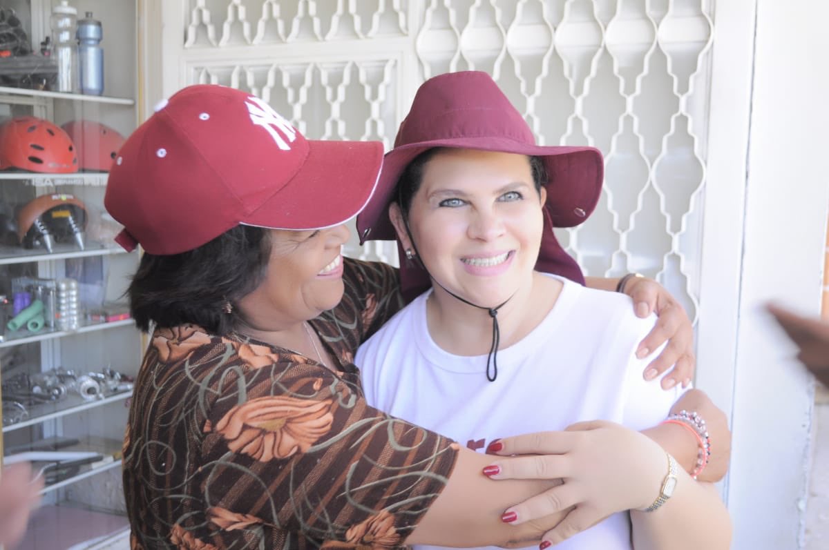 NormaLayon's tweet photo. La alegria y buen ánimo con la que nos reciben las familias en Moyotzingo, nos motiva mucho y compromete aún más. 

¡No les voy a fallar! El trabajo ya comenzó, San Martín Texmelucan será una #CiudadDePrimera. https://t.co/UxbBaWniDG