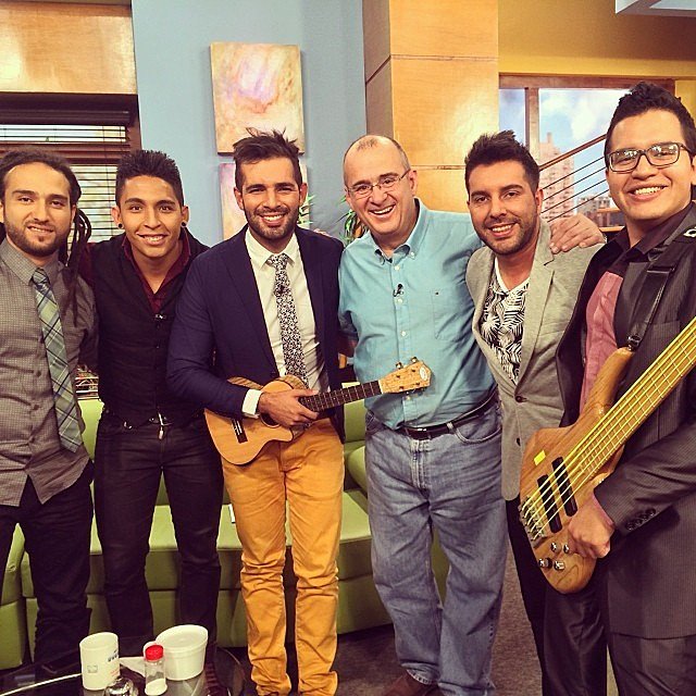 Ak2_Colombia's tweet photo. Jueves de #TBT playero 🌴💛

Hace unos años @Alkilados estuvo en #MuyBuenosDías y contagiaron el set de #PuraPlaya! 😍🎉 https://t.co/YL0R8pGnQW