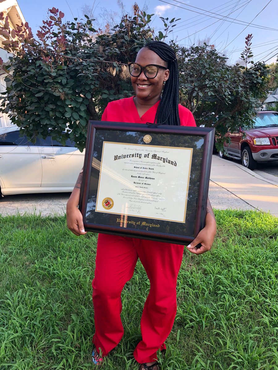 RayeMonee12's tweet image. my mom really made me frame my degree and go outside and take pictures, she also took pictures with it. I wanted to call her corny but then she teared up and said “our family finally has a college graduate, so proud that it’s you” 😭😭 look how proud she is ☺️ #firstgengrad