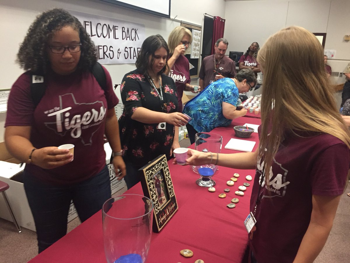 gwenelder's tweet photo. The late C. Cheshire’s spirit will forever be in our hearts.  Thank you @AMCHSWeb for helping me pay tribute to her. #weareACM #AMCHSfamily https://t.co/lRypSjnXGf