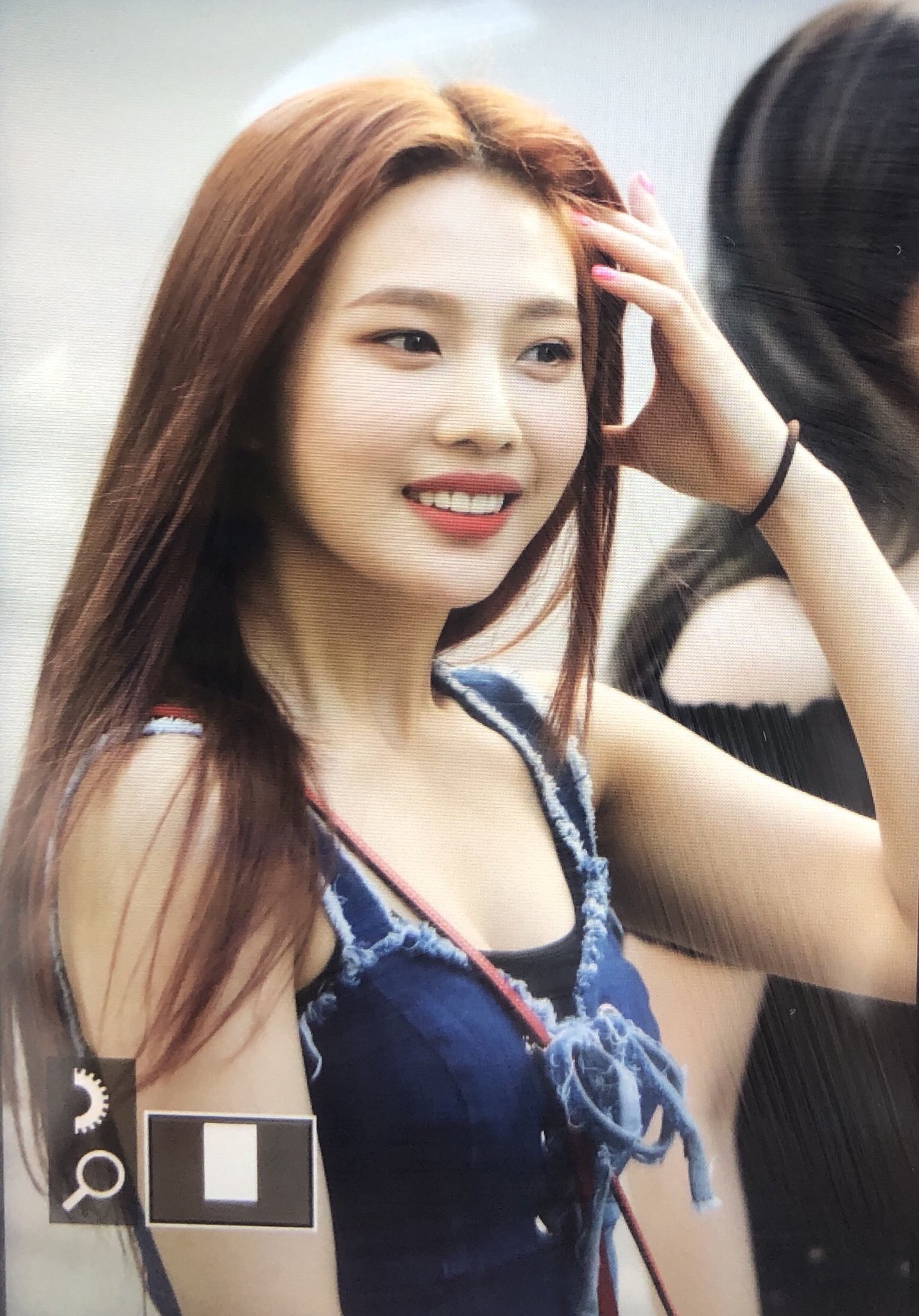 DkMU7XsUwAAM9bH.jpg:orig