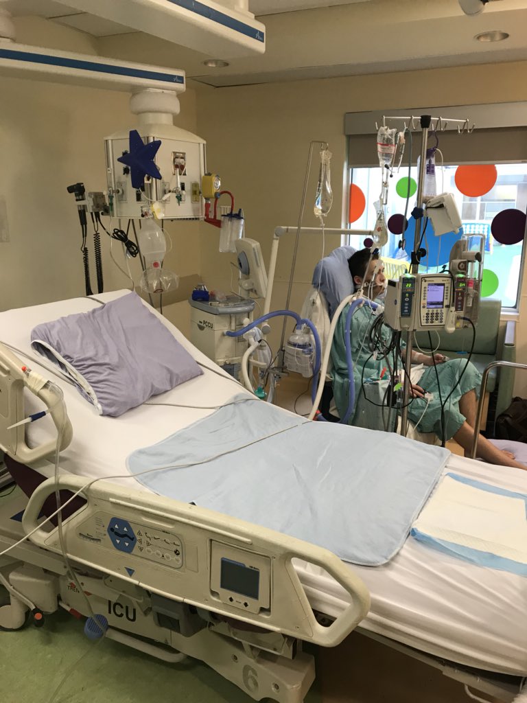 TavaresFil's tweet photo. Intubated in the #PedsICU doesn’t have to mean BEDREST! #PICULiber8 = #awake and #comfortable @mch_childrens #Teamwork with @CupidoCynthia https://t.co/fyGYWVErXY