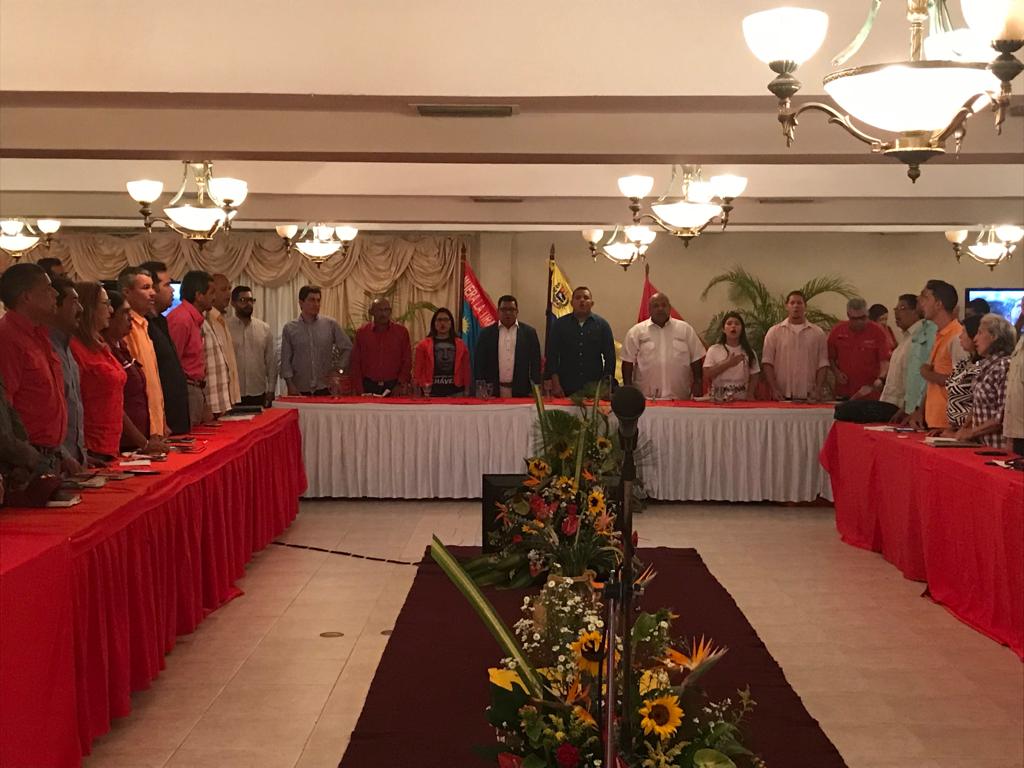 jeancarlosnavar's tweet photo. Gob.@vclarkb ministro rangel alcaldes constituyentes delegados @psuvfalcon respaldo a @NicolasMaduro falcon contigo! https://t.co/PgO0RTAvtI