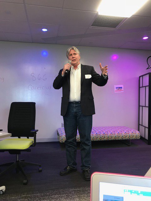 TechSpringMA's tweet photo. Bill Cole from @linktovr talks about using VR and AI in healthcare.  Working with @Baystate_Health Children's Hospital   How cool is it to build snowmen with bed bound kids in December? Or pain distraction therapy during chemo?  Good stuff! #ideaXChange https://t.co/tKmZZFU2MU