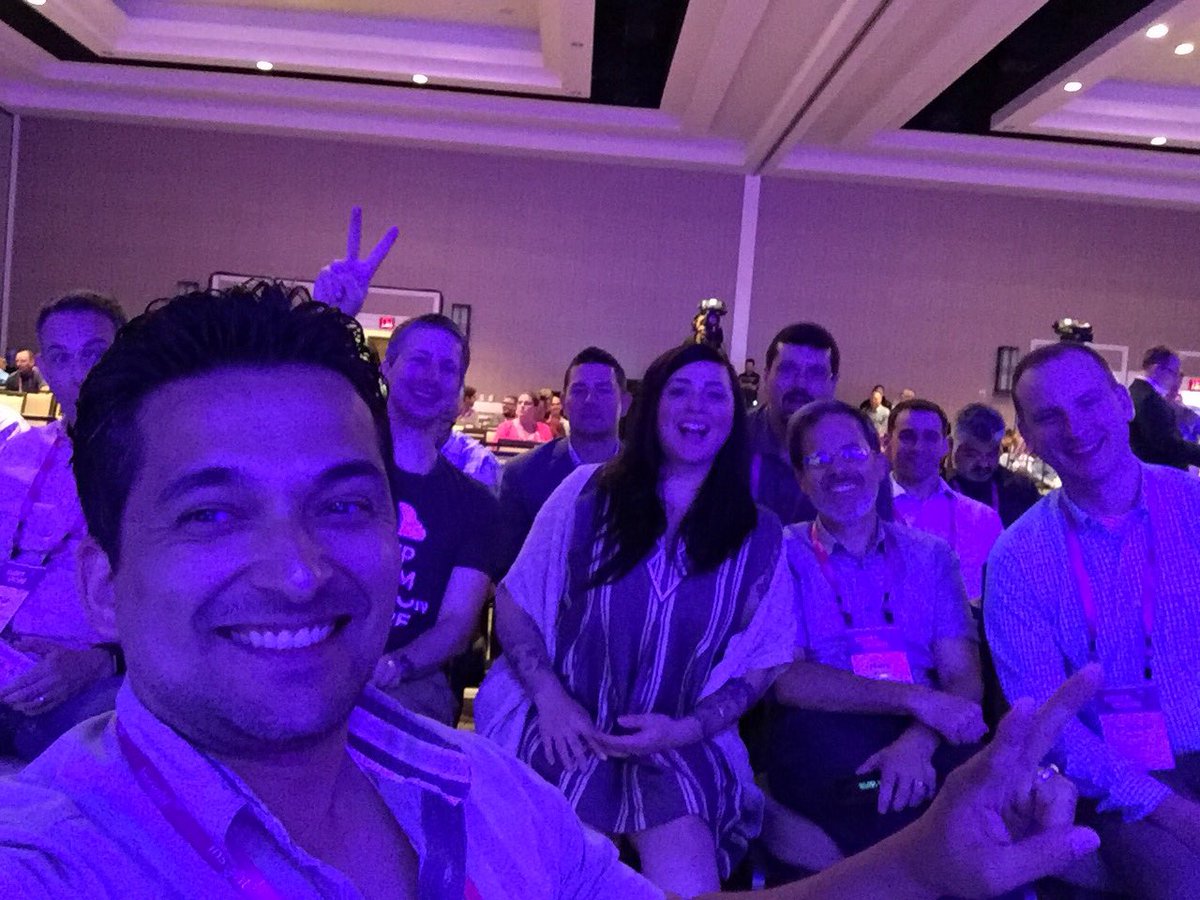 hlucianojr's tweet photo. Having a great time at #Mastery2018 DI team front and center. https://t.co/KYu8QVQhvC
