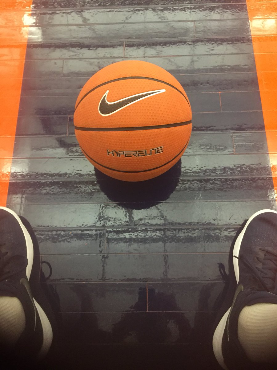 ED23HOOPS's tweet photo. I’m 31 and still love it like I was 14 #keepsmeyoung https://t.co/YIG9vjMd1z