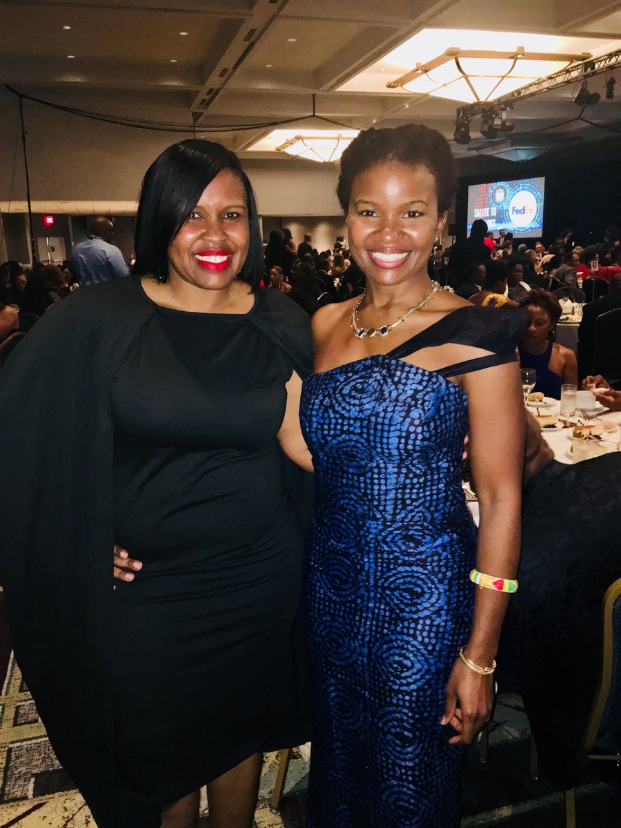 evadcoleman's tweet photo. When the ladies of #DFWABJ are with you every step of the way... #NothingButLove. Period. #NABJ18 #MeetMeInTheD #Dallas #FortWorth Association of #Black #Journalists #ScenesFromNABJ18 https://t.co/zOTeioCuoM