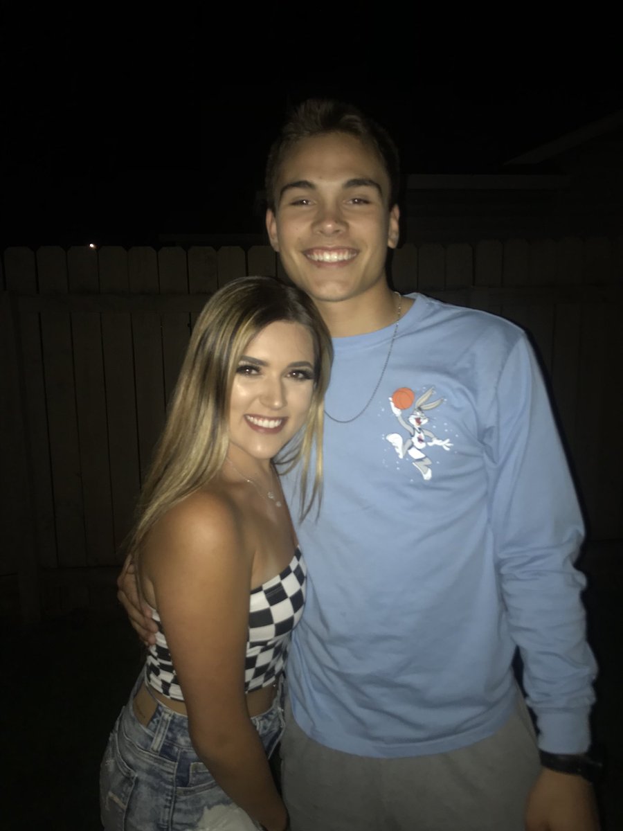 ammongarrison40's tweet photo. Happy Birthday @savkerber !! Hope you have an awesome day 😎 https://t.co/hSEYpKln2t