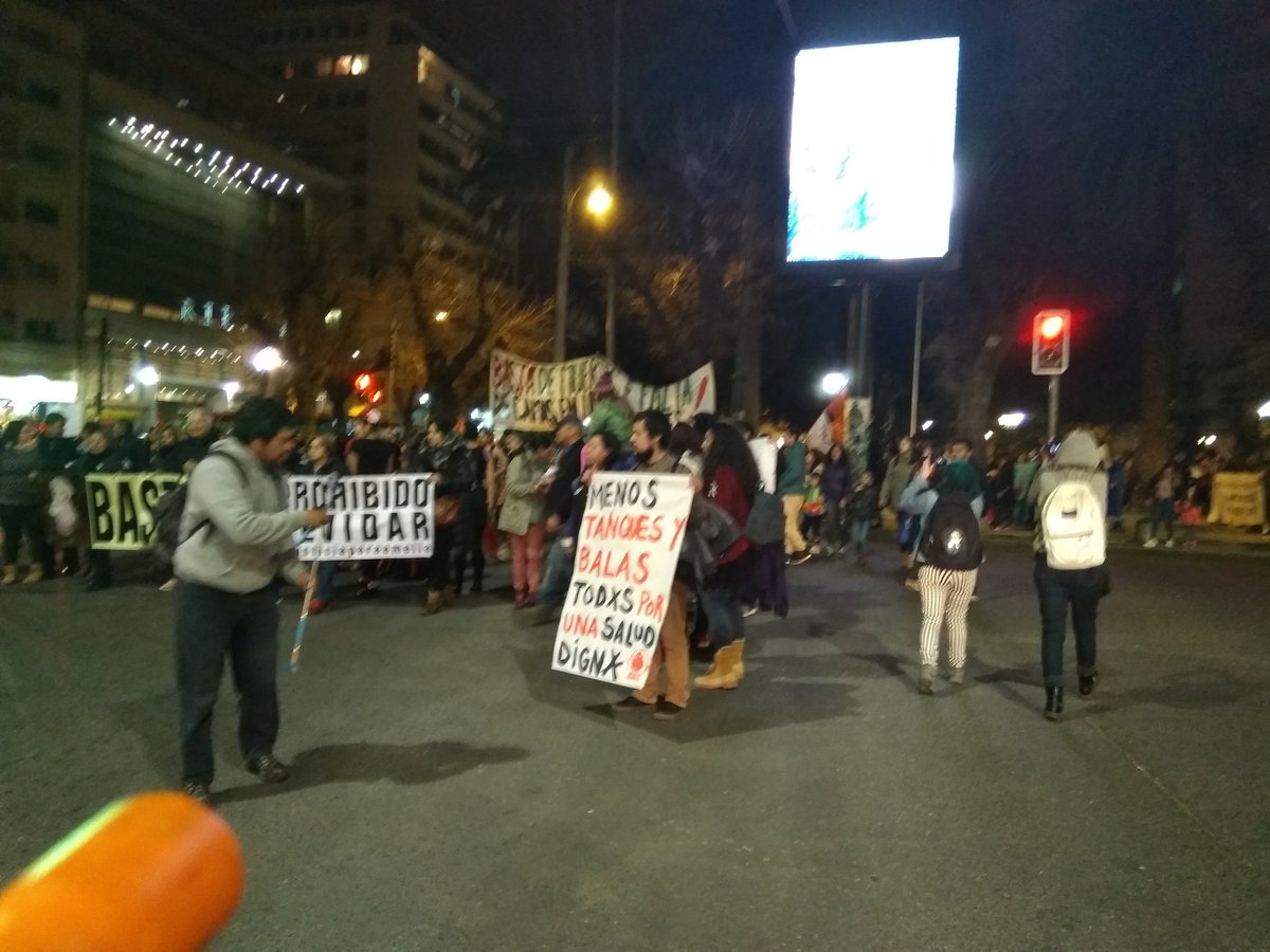 mspt_v_region's tweet photo. #Valparaíso empezando marcha exigiendo #JusticiaParaAmelia y #SaludDignaParaTodxs presentes como MSPT V región. Prohibido Olvidar! @PraxiLibertaria @rvfradiopopular @eldesconcierto https://t.co/YT6zHfVuZP