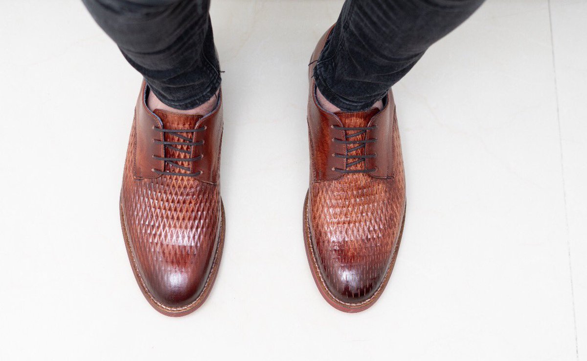 MessicoShoes's tweet photo. Porque cada paso que das, deja huella.
[TIRANA | Derby]

#BeMessico 
Los podrás encontrar en https://t.co/VE0W4BcRPQ y en VIATOREM en Polanco. https://t.co/y6aKoRT7IK
