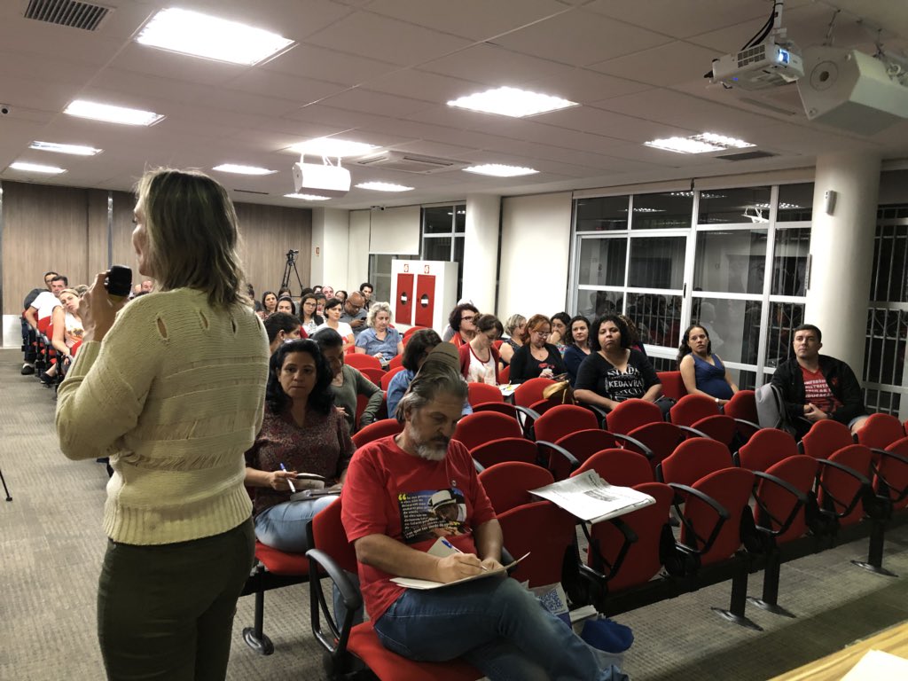 lemontandon's tweet image. Gt Escola num contexto de violência #SinproDF