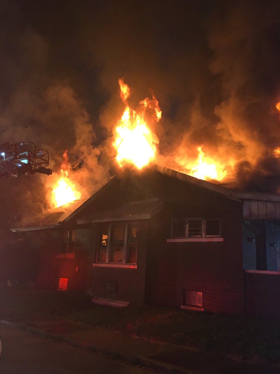 EFD Third Platoon:1E3,1A33,1A63,1E10,1E1,1Q5,1Q8,1A3,1R3;WORKING FIRE (STRUCTURE);1000 N THIRD AVE;08/09/2018 05:02:25.  Crews pulled out due to heavy fire conditions. Aerial master streams deployed. Under control in 40 minutes. Cause under investigation.