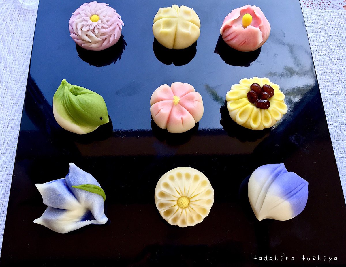 福来雀あずき宿 和菓子職人 土屋 タダヒロ در توییتر 上生菓子9選 中央は桜であり 菓銘は 花霞 はながすみ 桜の花が 遠くから霞のかかったように淡く見えること 淡い色合いで桜を作りました 和菓子 上生菓子 練り切り 山形 あんこ スイーツ