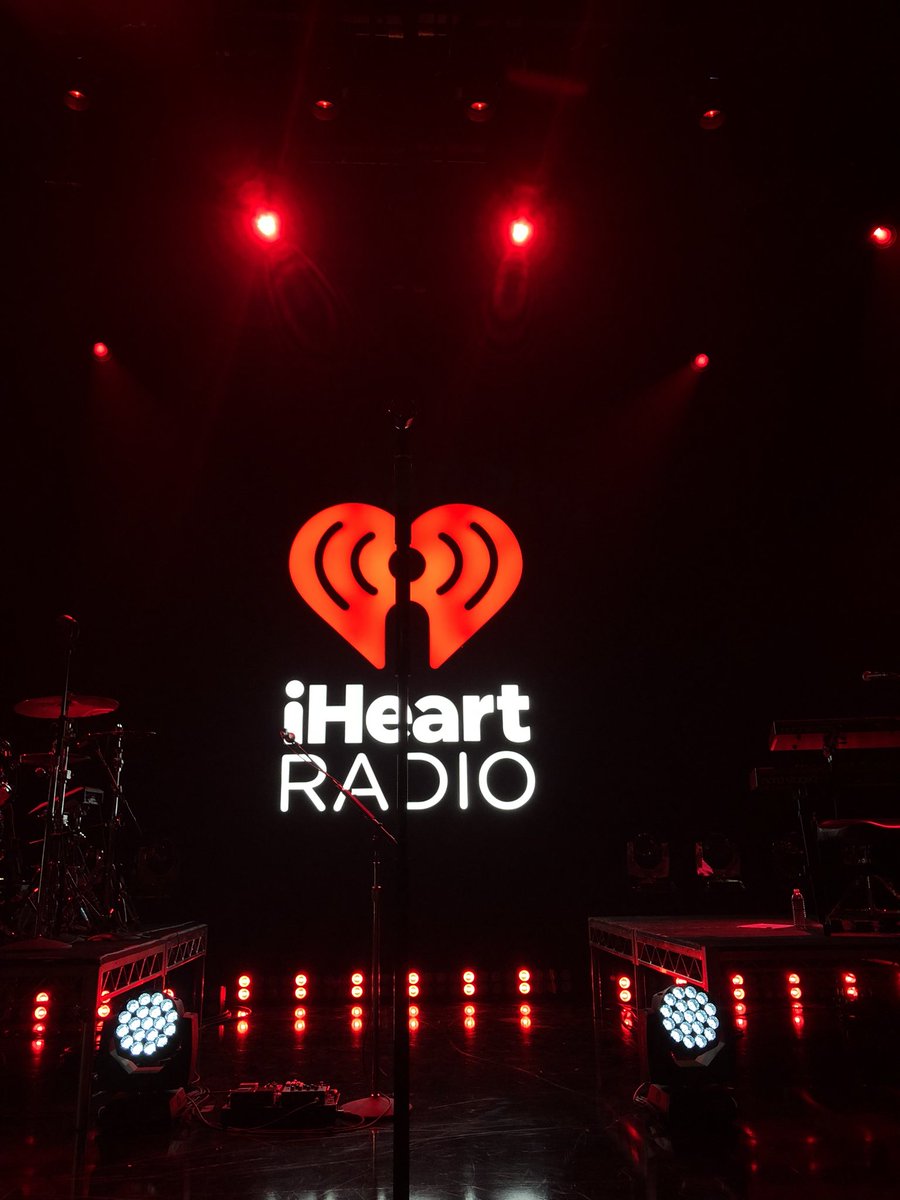 haroldtwoghosts's tweet photo. rt for front row/barricade at your next concert 🤠🤠🤠 https://t.co/nXEjCKERHV