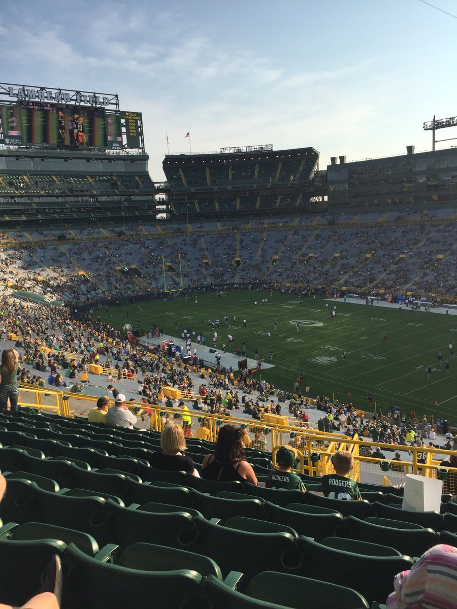 Nice night for some football!!  #GOPACKGO 🏈🏈🏈