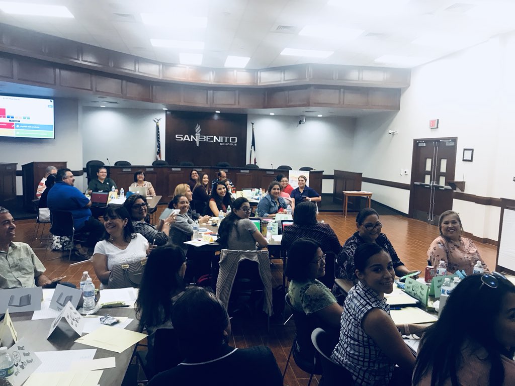 AnabelRangel7's tweet photo. Love teaching and learning from amazing teachers ! San Benito CISD, you guys are Amazing!!@ESC1Brownsville #RegionOneEducatorsCollaborate https://t.co/K2ktQ4JQUh