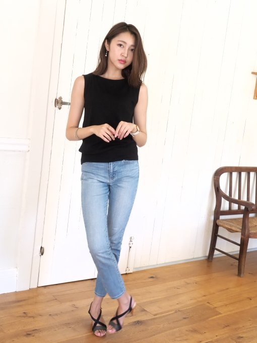 michelle_7986's tweet photo. Natsuki さん @NtkPink @momo_camera #momo撮影会 #美脚 #beautifulleg #simplecoordinate #bluejean #skinnydenim https://t.co/34541QthBS