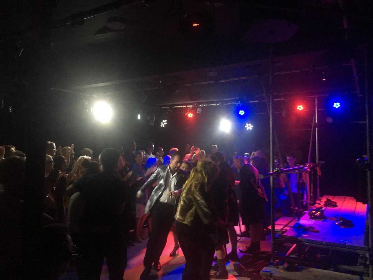 Another standing O for @FullMontyOJS tonight!  The team are smashing it! 💪