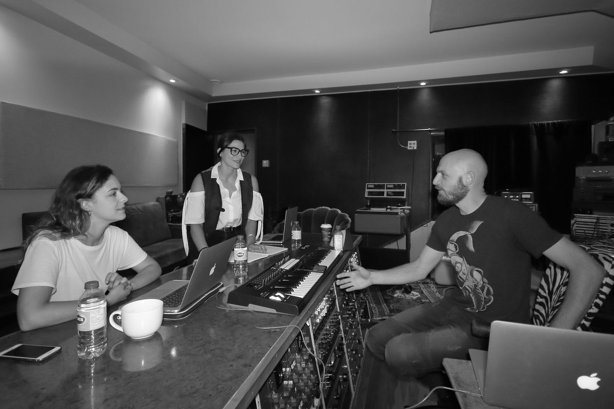 SAC_Songworks's tweet photo. Thinking of how to create another hit! Studio 4 Day 1 S.A.C. SongWorks Montreal 2018 @slaightmusic @CDNHeritage #SongWorks2018 #songworks #songworkscamp #songwriters #songwritersofcanada #sac #musiccreators #songwriting #songworkscanada #prosofSAC #staycreative https://t.co/Z9U3T0HEU1