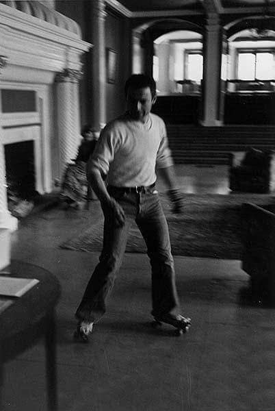 dark_shark's tweet photo. Robert Fripp rollerskating in the ballroom of Sherborne House, Sherborne, England circa 1975/6 #JGBennett #KingCrimson #GreatestEverRobertFrippPics https://t.co/878ZPUinwb