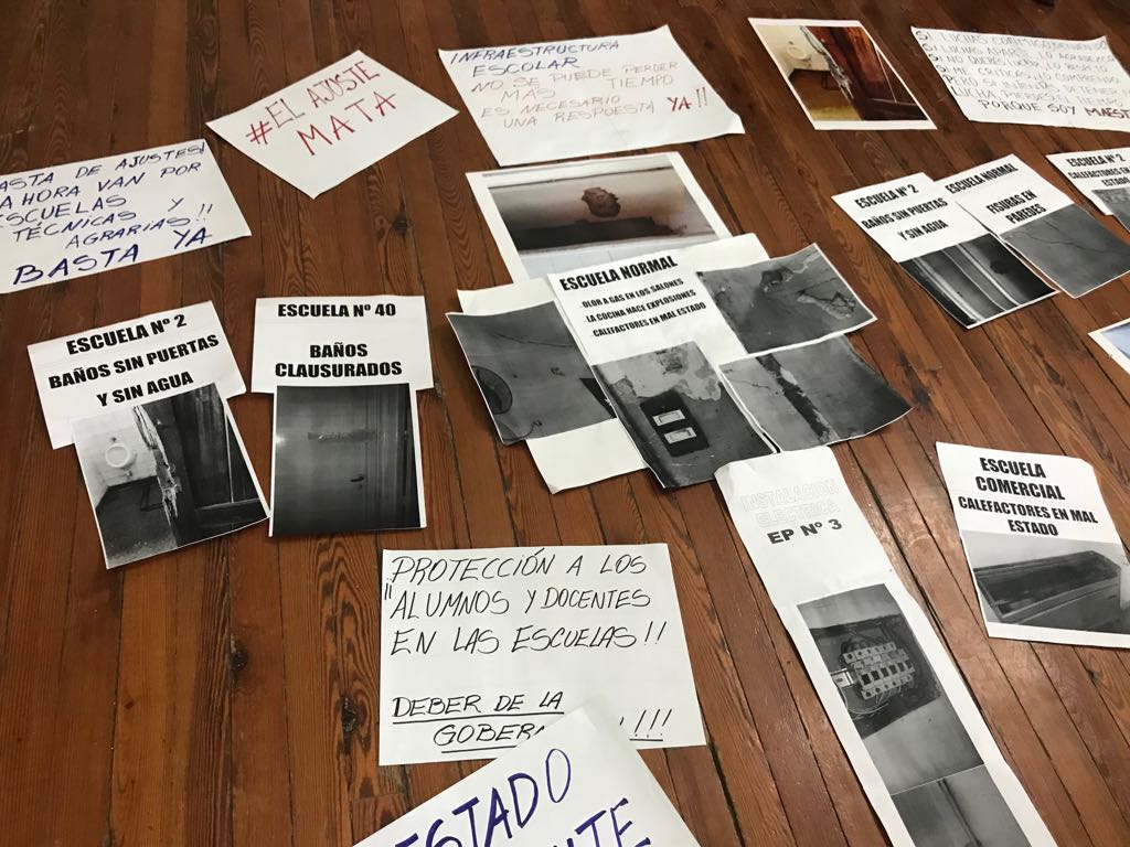 TodosChivilcoy's tweet photo. Los Concejales de Cambiemos y 1País.
Votaron en contra al pedido de tratamiento sobre tablas del Proyecto sobre Emergencia Educativa en Chivilcoy. 
Una demostración más de política de Ajuste que se viene dando en la Provincia sumada ahora a una política similar en el distrito. https://t.co/5QSZKbPHvm