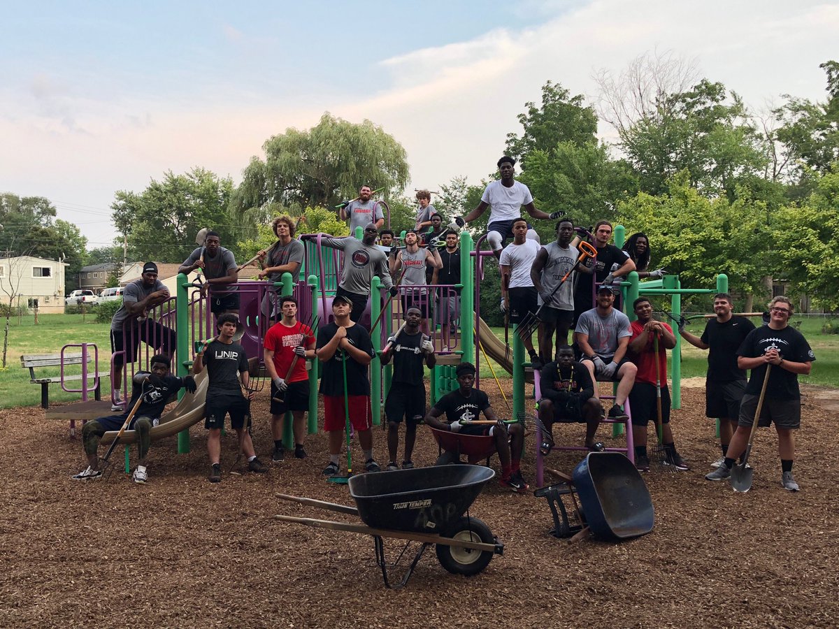 CUAA_Football's tweet photo. The Cardinals gave back to the community tonight by serving in the Ann Arbor Parks #Compelled #SacrificeSelf https://t.co/QKONEPLeBt