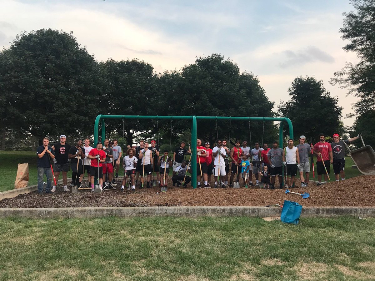 CUAA_Football's tweet photo. The Cardinals gave back to the community tonight by serving in the Ann Arbor Parks #Compelled #SacrificeSelf https://t.co/QKONEPLeBt