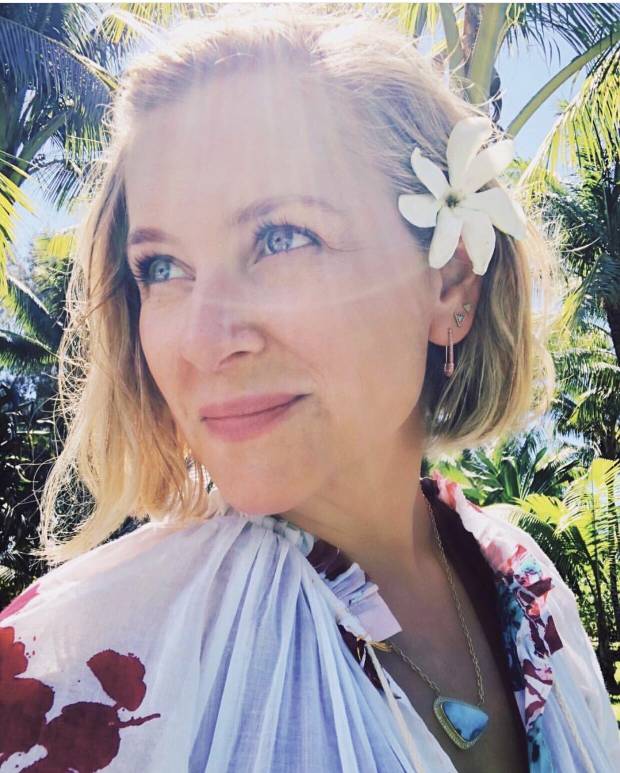 Jessica Capshaw deserves the world happy birthday again bby 